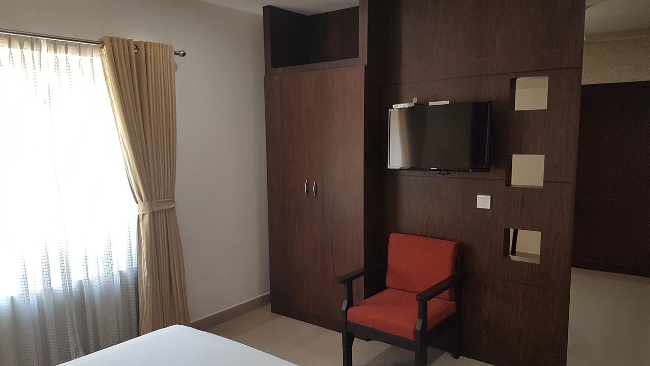 The Central Park Kollam Exterior foto